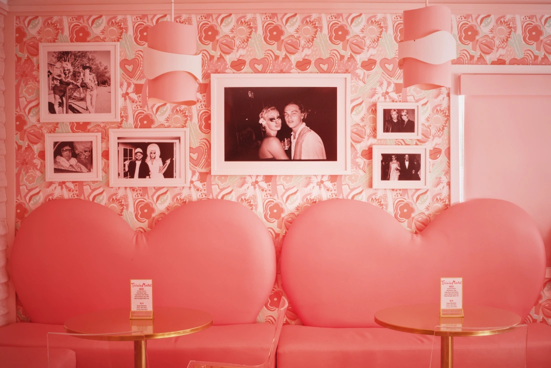 Barbara Lounge at the Trixie Motel &copy; Coupleofmen.com