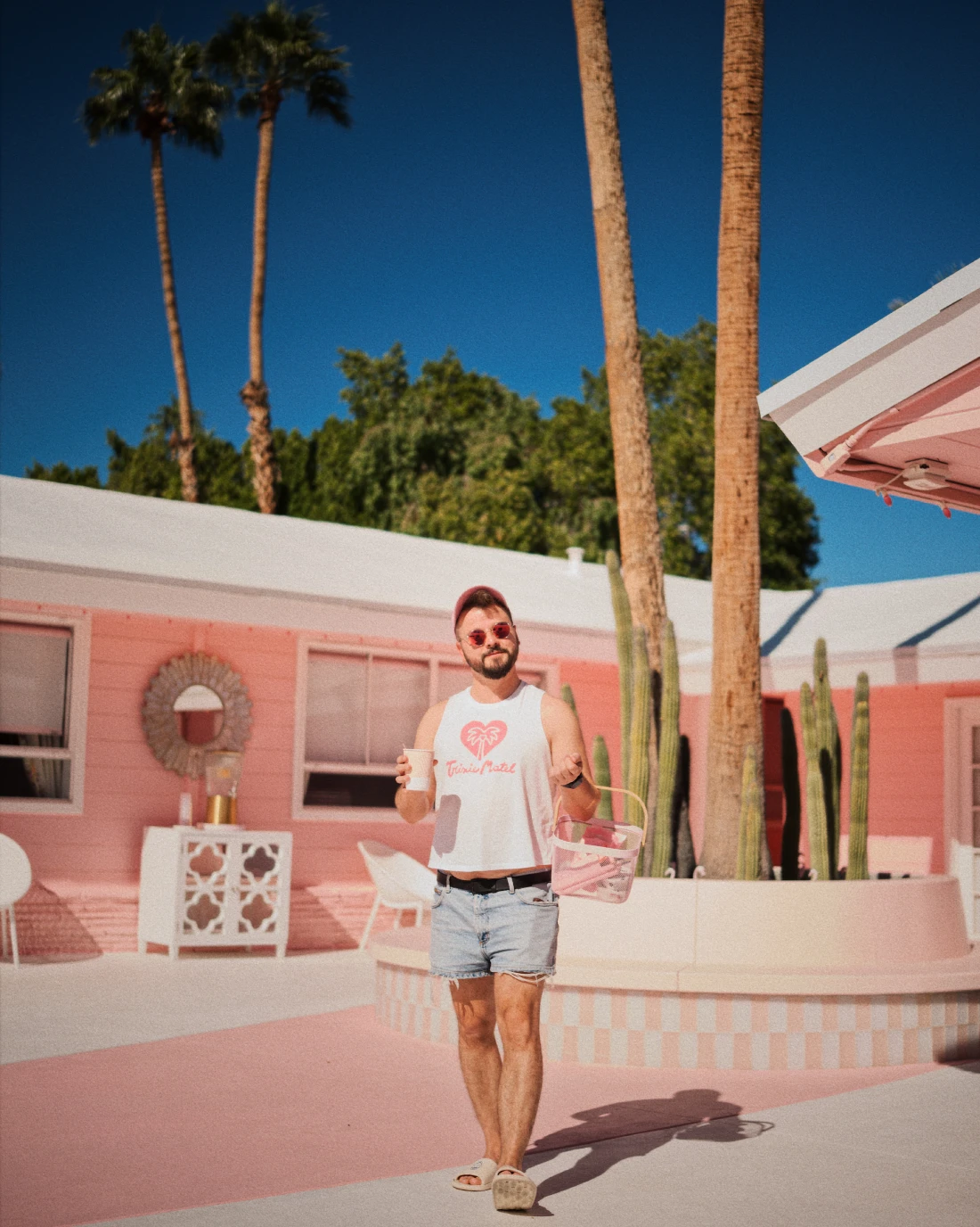 Breakfast served by Karl in a pink Trixie Motel basket &copy; Coupleofmen.com