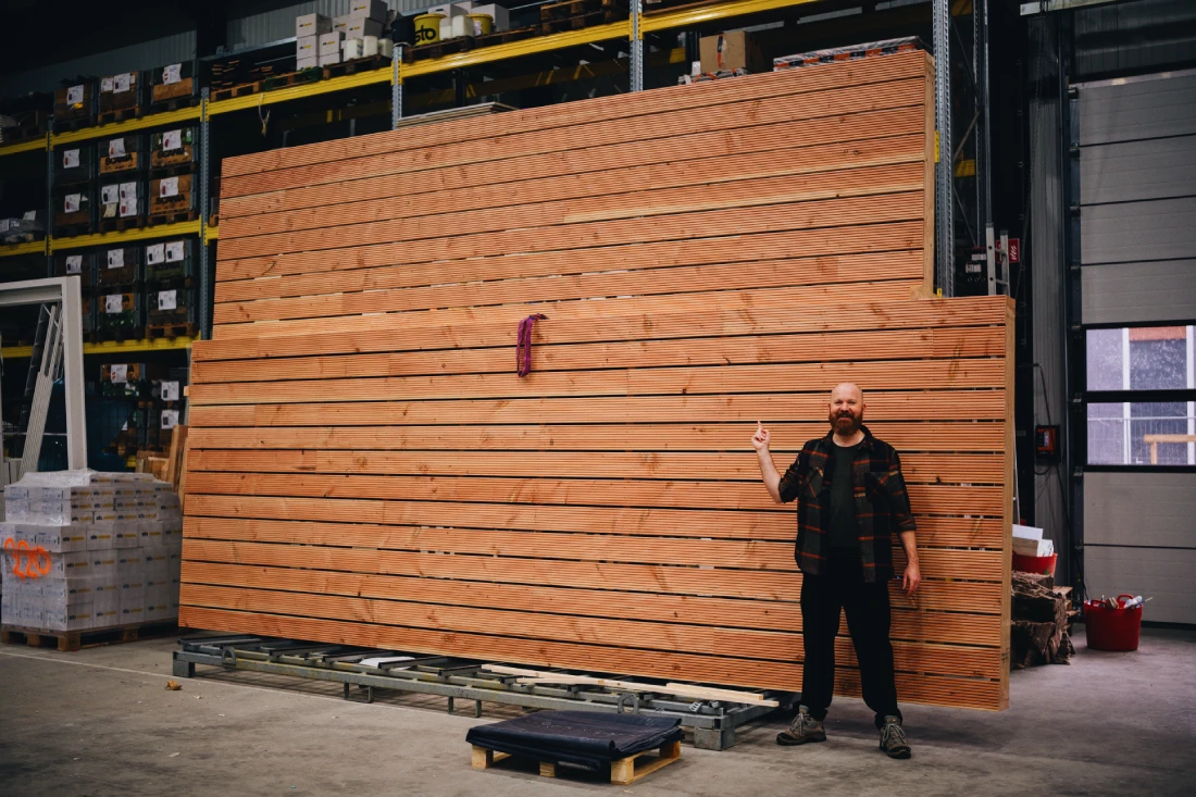 So big! Daan in front of our new balcony and roof top terrace &copy; Coupleofmen.com Roof extension Amsterdam