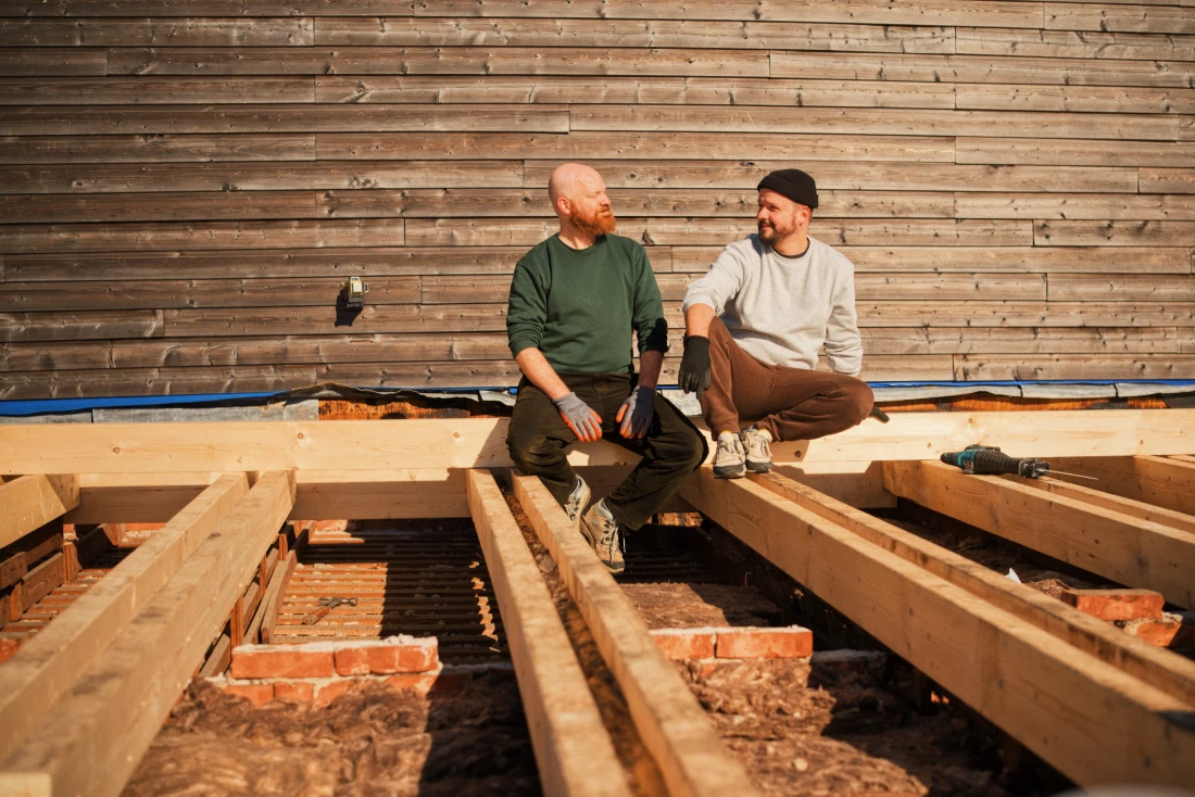 A break in the sun from preparing the rooftop for the arrival of the prefab house &copy; Coupleofmen.com