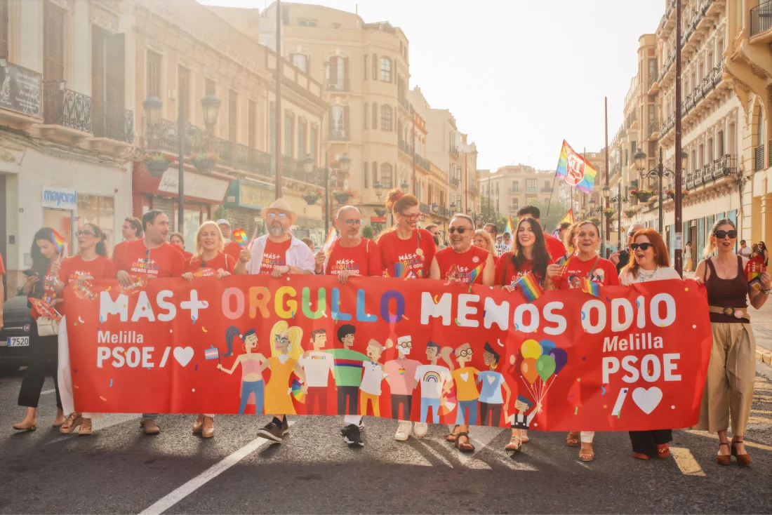 Pride poster of PSOE stands for Partido Socialista Obrero Español, Spain's Socialist Workers' Party stating MÁS + ORGULLO, MENOS ODIO - More Pride, Less Hate. &copy; Coupleofmen.com