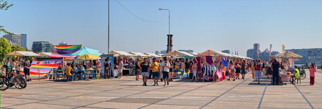 Queer Market XXL in Amsterdam Noord at the NDSM Werft © Coupleofmen.com