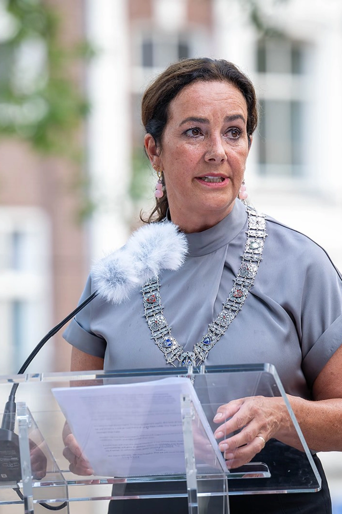 Femke Halsema, the mayor of Amsterdam, giving a touching and strong speech