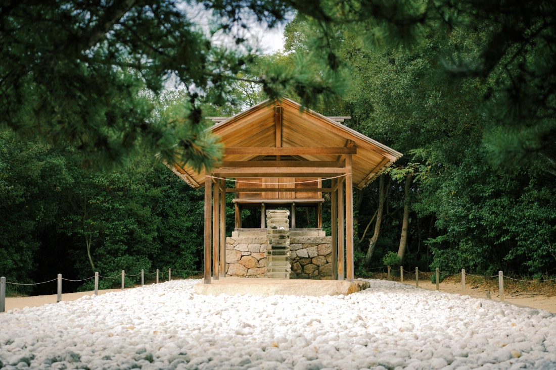 Hiroshi Sugimoto's Go'o Shrine | Naoshima gay travel guide