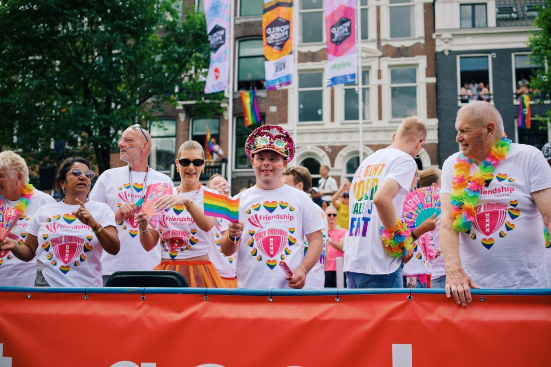 Je bent goed zoals je bent by Friendship Sports Centre &copy; Coupleofmen.com